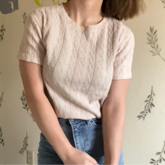 Knitted pattern stretchy tee - Picture 3 of 7